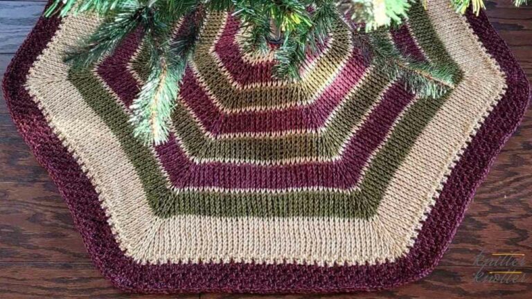 Easy Christmas Crochet Tree Skirt – Free Tunisian Pattern
