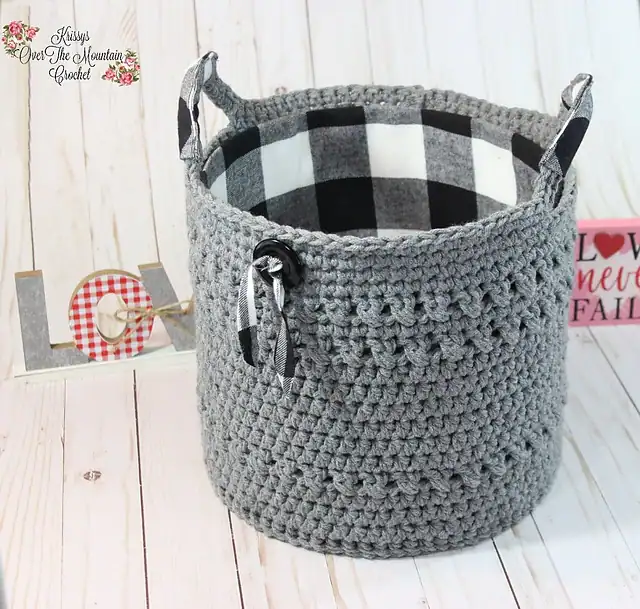 Very Large Mountain Lodge Basket by Krissy's Over the Mountain Crochet