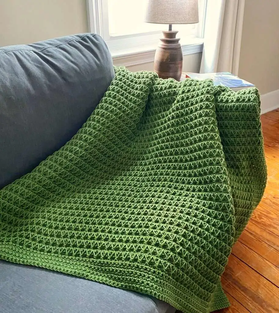 Zig and Zag Stitch Blanket by This Pixie Crochet