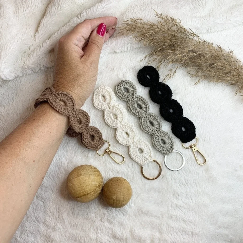 Crochet pattern Wristlet Keychain Rose EK Design by Ellen etsy