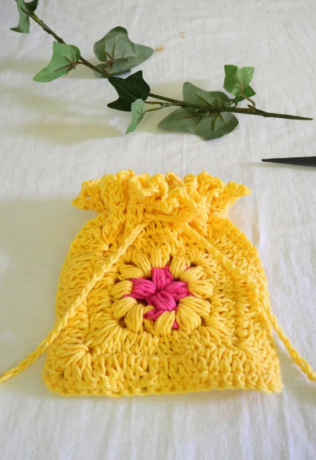 Flower Granny Square Pouch Crochet Pattern by Jenny and Teddy