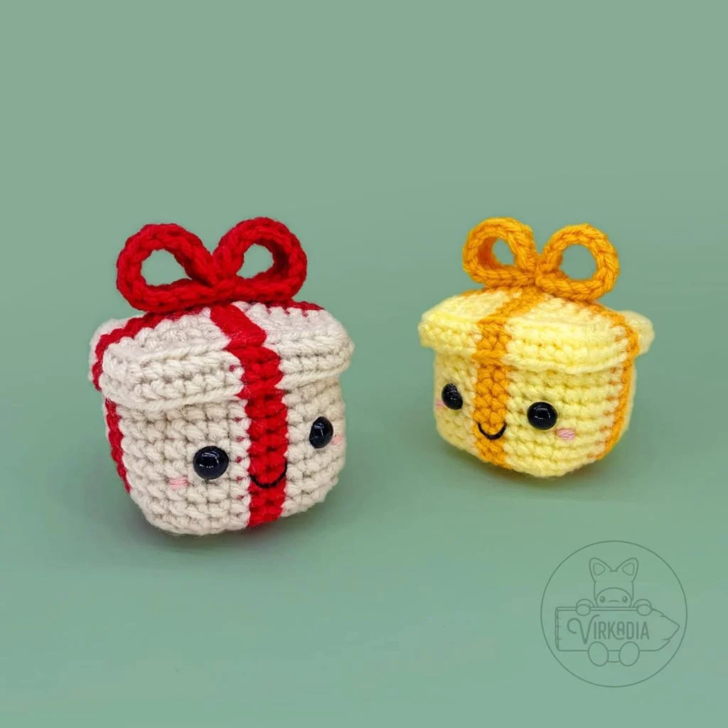 Adorable Crochet Gift Box Free Crochet Pattern &ndash; Virkadia