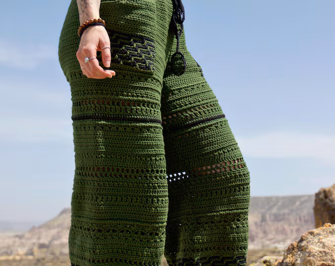 Göreme Mosaic Pants Crochet Pattern by Yarn Elinchen