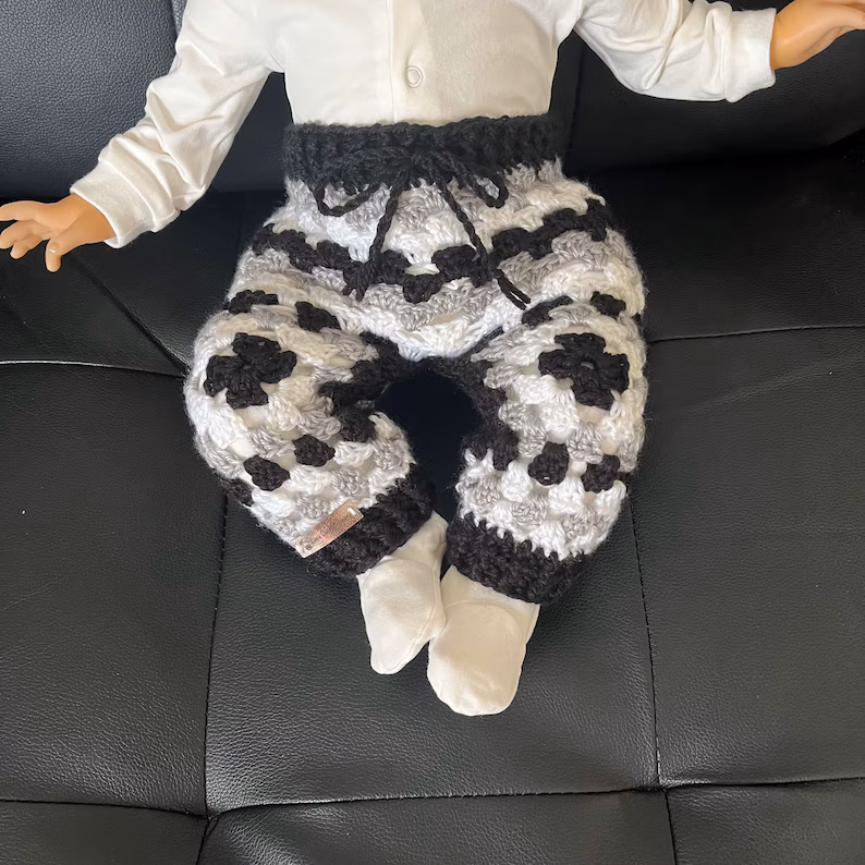 Granny Square Baby Pants Nb to 24m by Lisas Crochet Designz